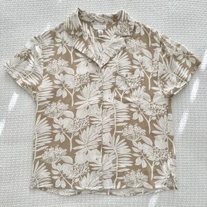 Full Tilt tan and white Floral Button Collar Shirt Women’s XS, Tilly’s Beach Top